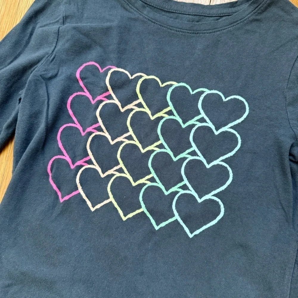 4/$25 Gap kids Heart Graphic Long Sleeve T-Shirt Girls Size Large Gray Pink